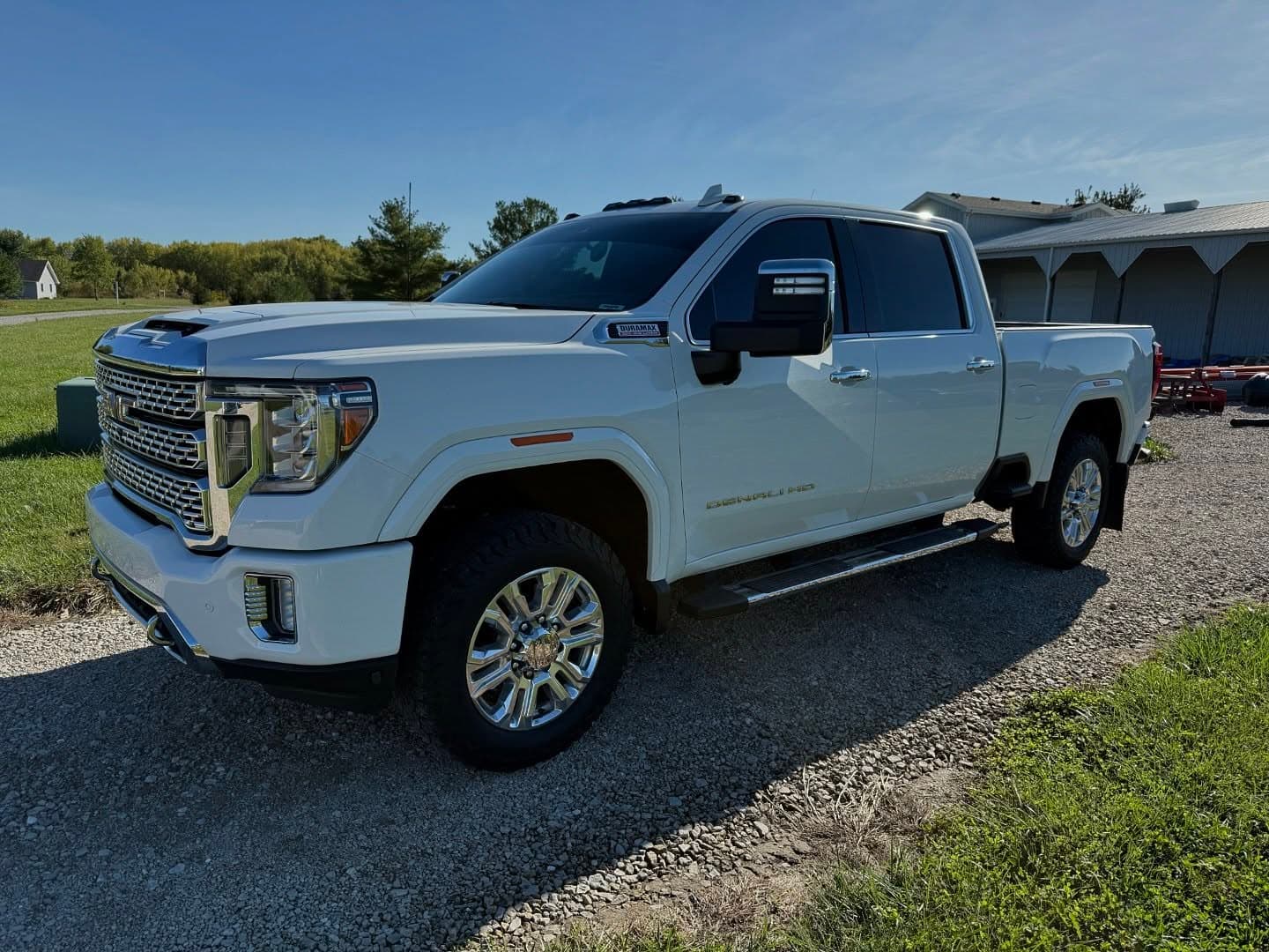 Glossy vehicle finish after mobile cut and buffing in Aurora