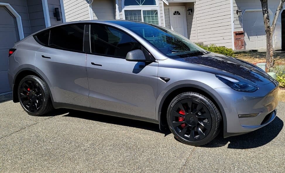 Glossy vehicle finish after mobile cut and buffing in Golden Valley