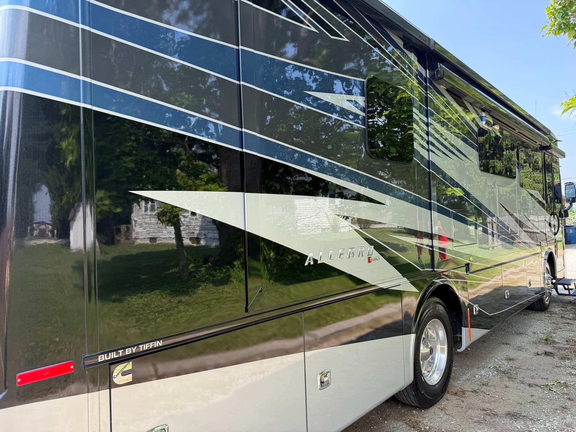 Ceramic coating applied to RV fiberglass panels in Columbus
