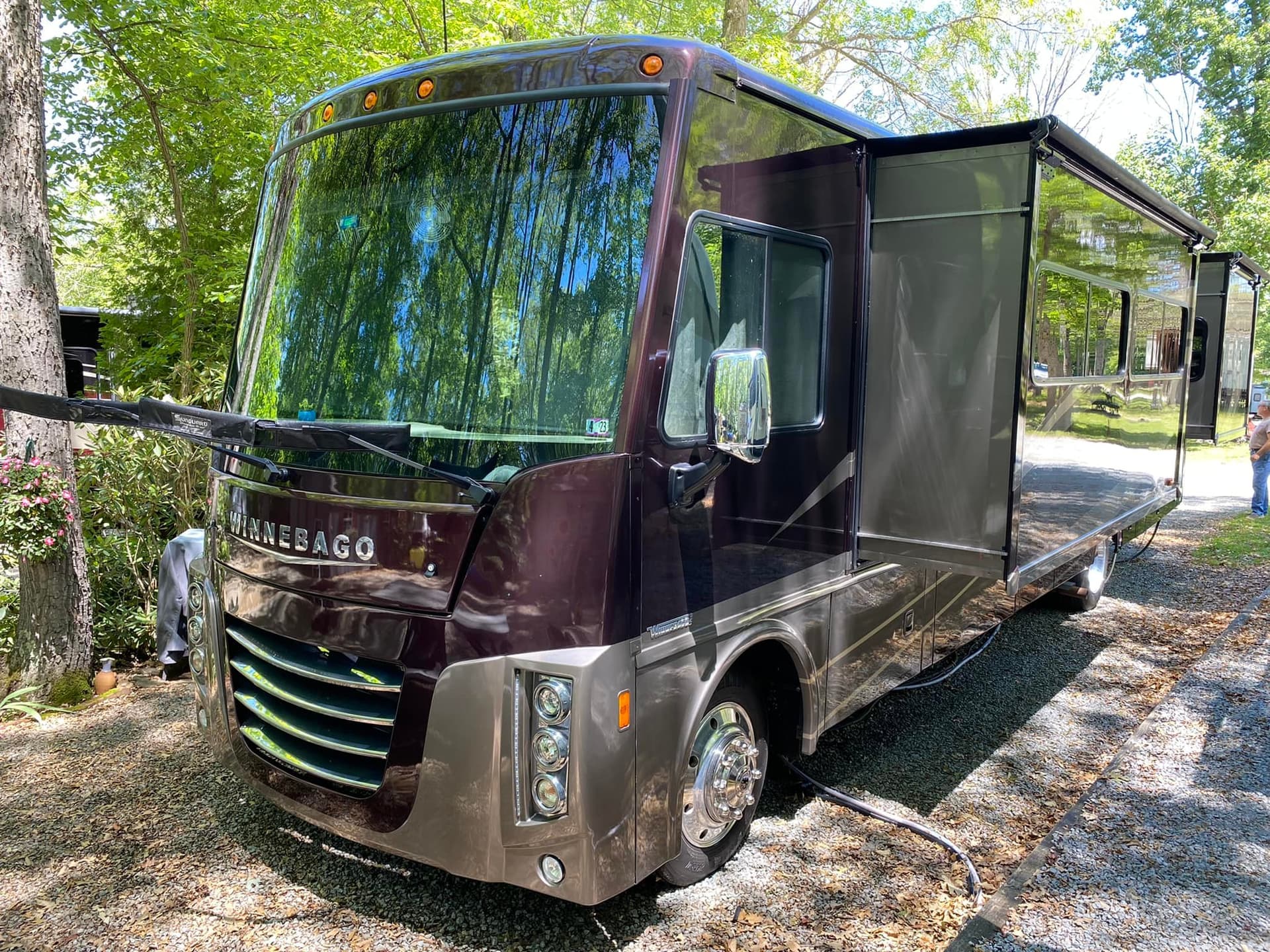 RV buffing and oxidation removal on fiberglass sidewalls in Columbus