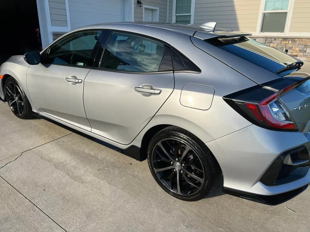 Hatchback — gloss & sealant before