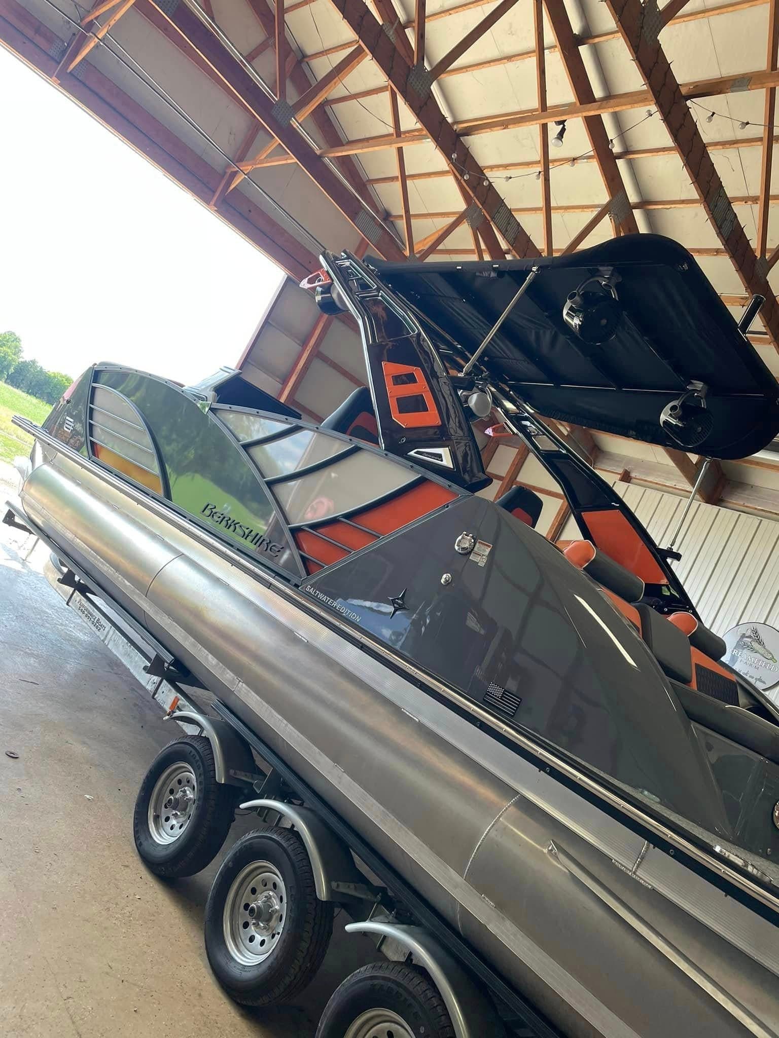 Removing Waterline Stains and Scum From Your Boat