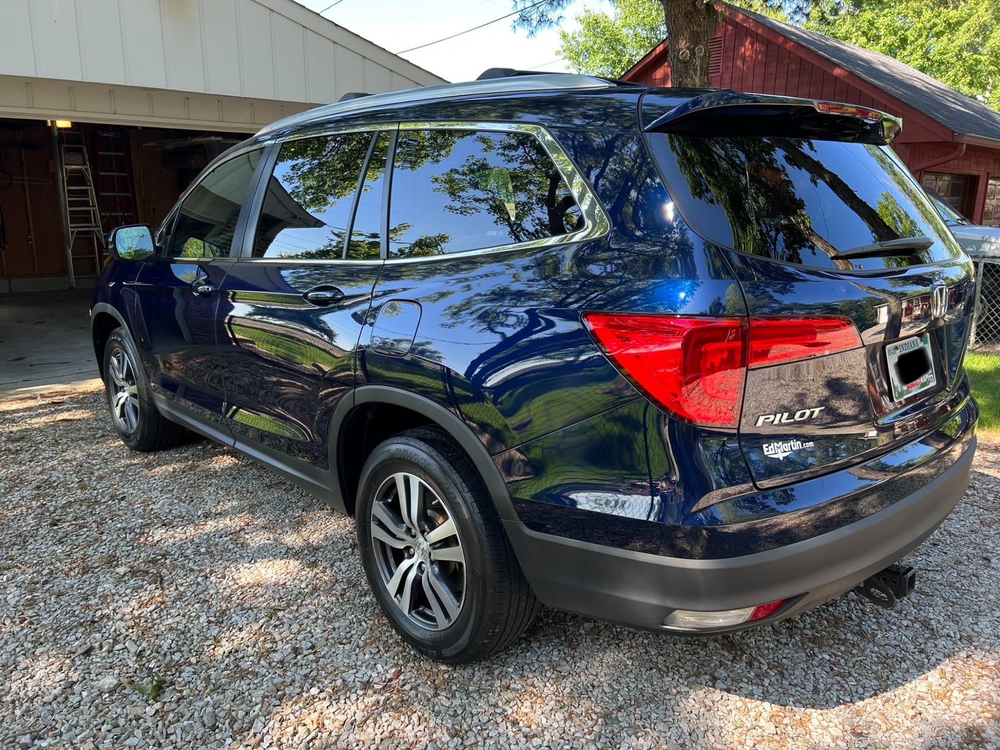How to Tell If a Scratch Is in the Clear Coat or the Paint